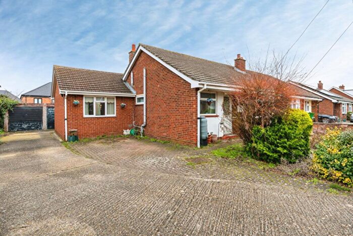 2 Bedroom Bungalow For Sale In Victoria Road, Shefford, SG17