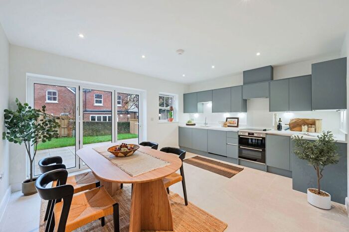 4 Bedroom End Terrace House For Sale In Ranelagh Road, Redhill, RH1