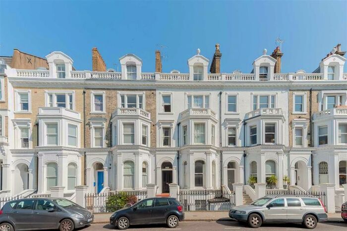 2 Bedroom Flat To Rent In Coleherne Road, London, SW10