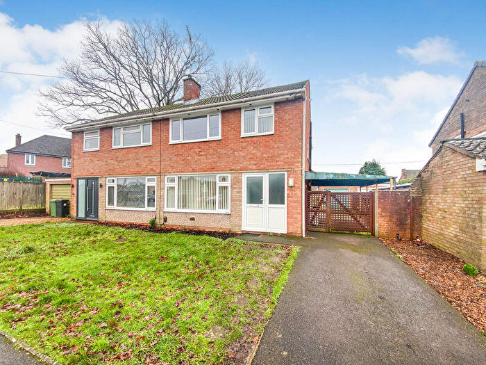 3 Bedroom Semi-Detached House For Sale In Allen Road, Hedge End, SO30