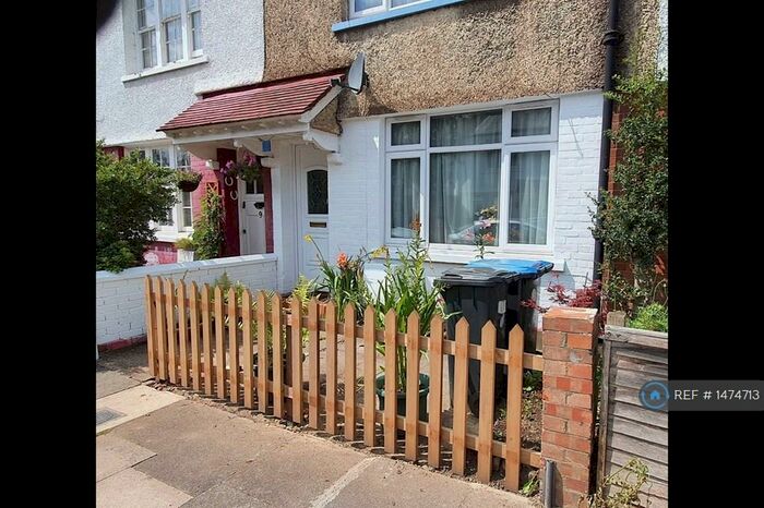 3 Bedroom Terraced House To Rent In Craddock Road, Enfield, EN1