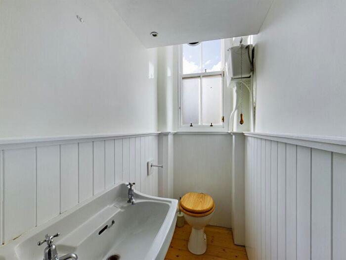 1 Bedroom Flat To Rent In Starbank Road, Trinity, Edinburgh, EH5