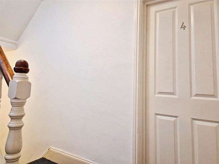 1 Bedroom Flat For Sale In Avenue Road, Ilfracombe, EX34
