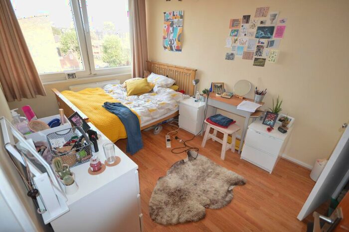 3 Bedroom Flat To Rent In Flat, Caithness House, Twyford Street, London, N1