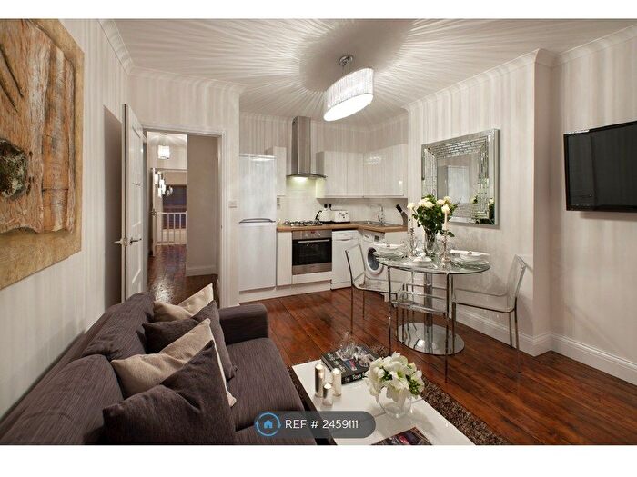 3 Bedroom Flat To Rent In Garratt Lane, London, SW17