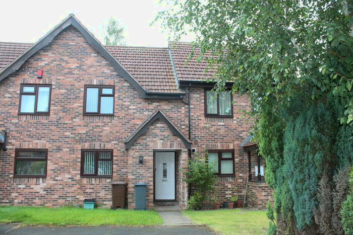 2 Bedroom Town House To Rent In Hertford Way, Knowle, B93