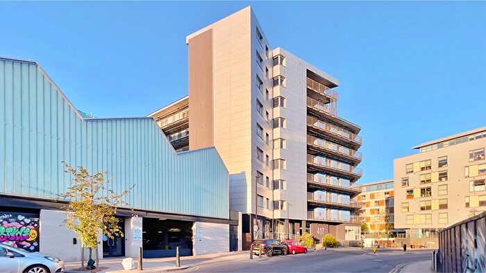 2 Bedroom Flat For Sale In Wick Lane, London, E3