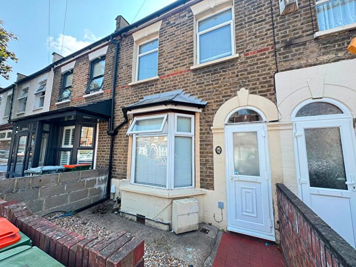 3 Bedroom Terraced House To Rent In Jedburgh Road, London, E13