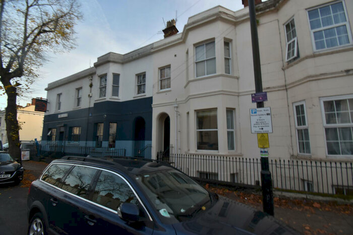 6 Bedroom Terraced House To Rent In Clarendon Avenue, Leamington Spa, Warwickshire, CV32