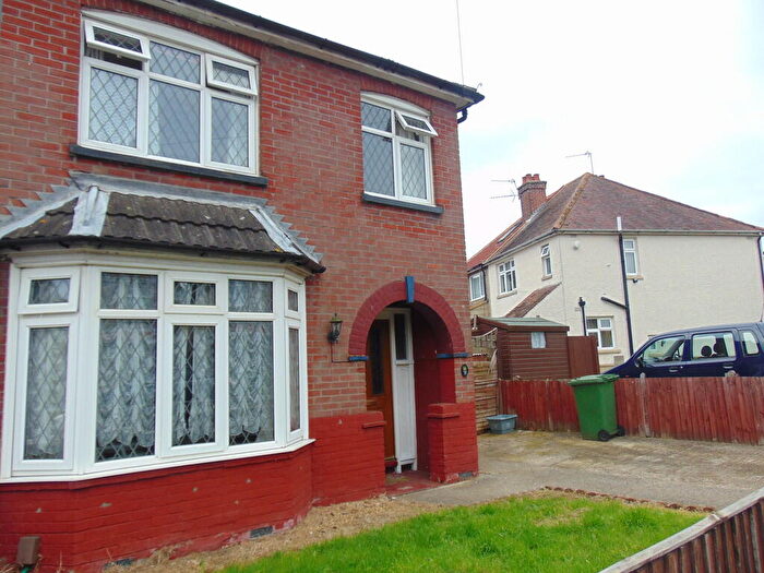 4 Bedroom Semi Detached House To Rent In Violet Road, Southampton, SO16