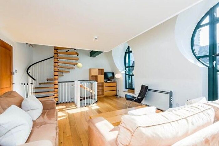 2 Bedroom Flat To Rent In Forum Magnum Square, County Hall Apartments, SE1