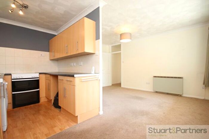 1 Bedroom Flat To Rent In Silverdale Road, Burgess Hill, RH15