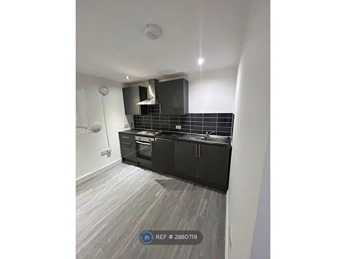 2 Bedroom Flat To Rent In Manor Row, Bradford, BD1