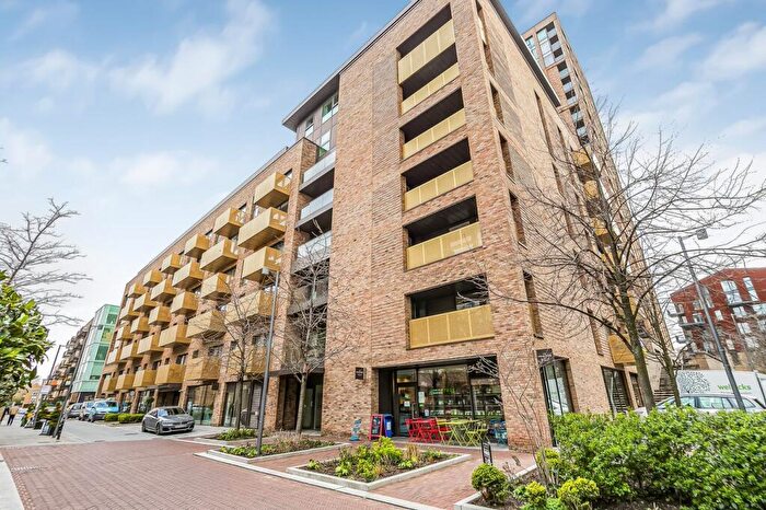 2 Bedroom Flat For Sale In Pell Street, London, SE8