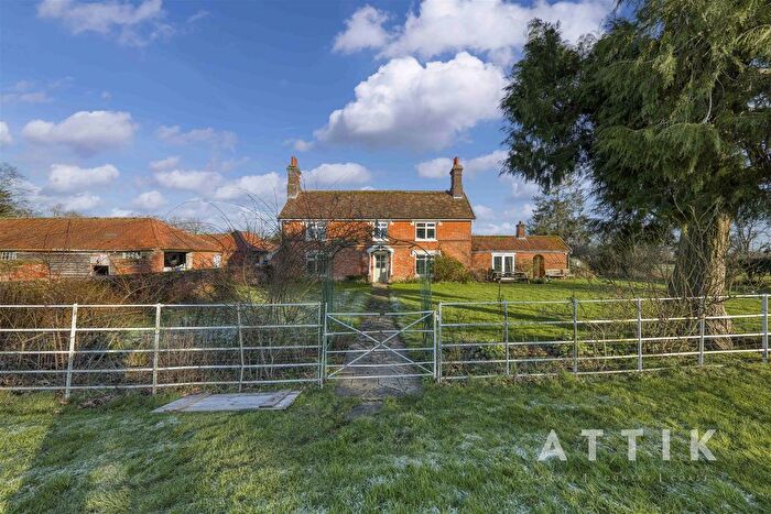 4 Bedroom Farmhouse For Sale In Shipdham, Thetford, IP25
