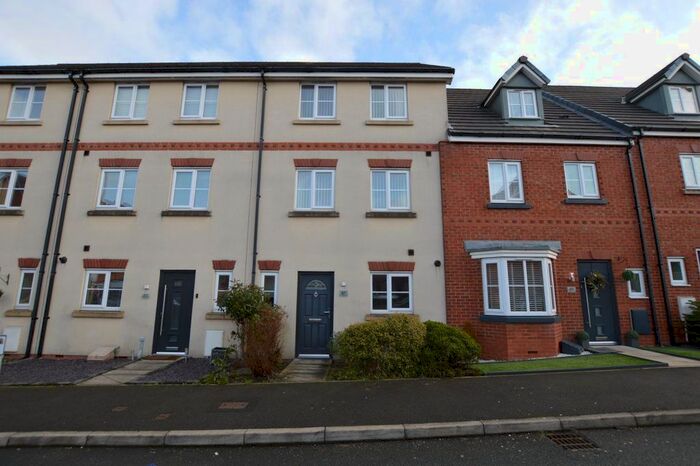 4 Bedroom Town House To Rent In Hartley Green Gardens, Billinge, Wigan, WN5