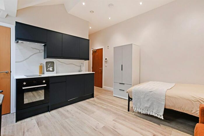 Studio To Rent In Huttons Buildings, City Centre, S1