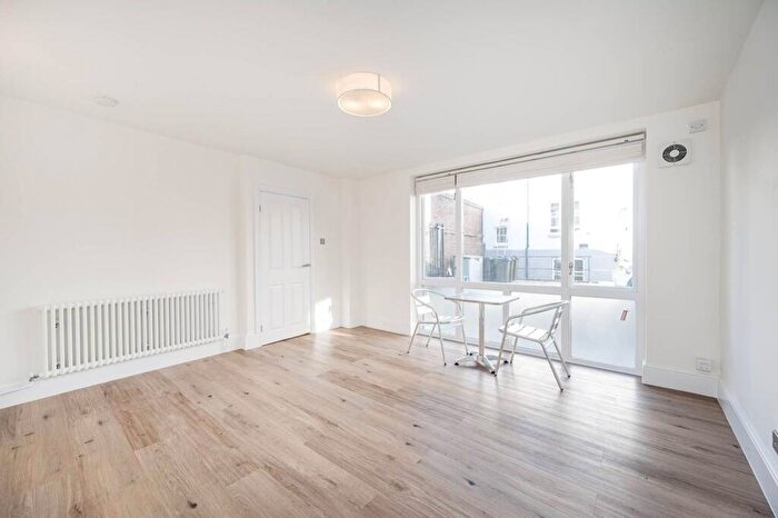 1 Bedroom Semi-Detached House For Sale In Well Street, Hackney, London, E9