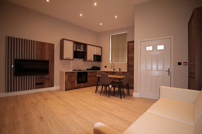 2 Bedroom Flat For Sale In Warple Way, London, W3