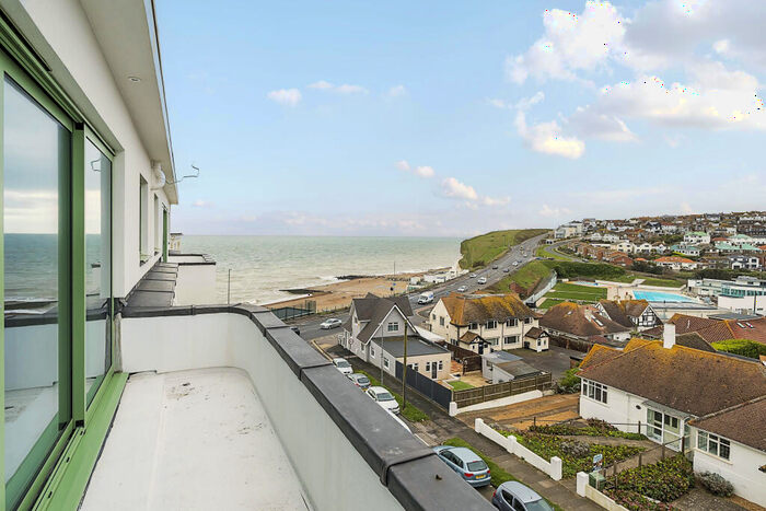 3 Bedroom Apartment To Rent In Curzon House, BN2