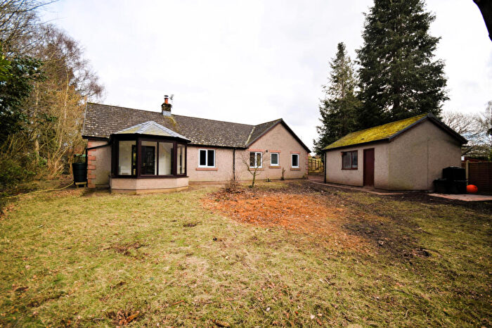 3 Bedroom Bungalow To Rent In Two Hoots, Heads Nook, CA8