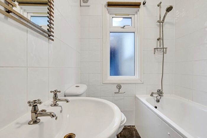 3 Bedroom Terraced House For Sale In Undine Street, London, SW17