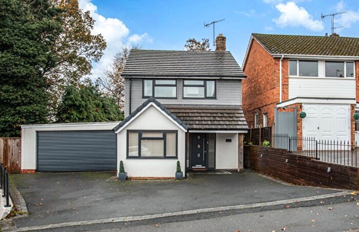 3 Bedroom Detached House For Sale In Astons Close, Brierley Hill, West Midlands, DY5