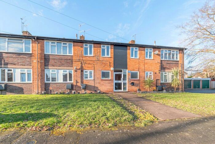 1 Bedroom Flat To Rent In Allendale Court, Studley, Warwickshire, B80