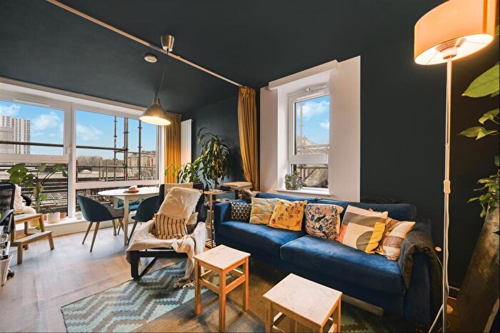 3 Bedroom Flat For Sale In Adelaide Road, London, NW3