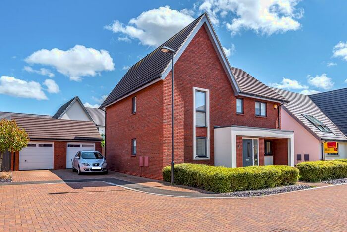 4 Bedroom Detached House To Rent In Tadpole Garden Villa, Swindon, SN25