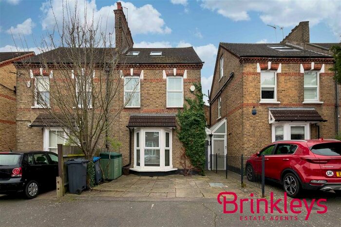 4 Bedroom Semi-Detached House To Rent In Courthope Villas, London, SW19