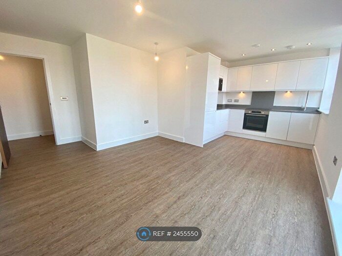 1 Bedroom Flat To Rent In Walton Apartments, Sale, M33