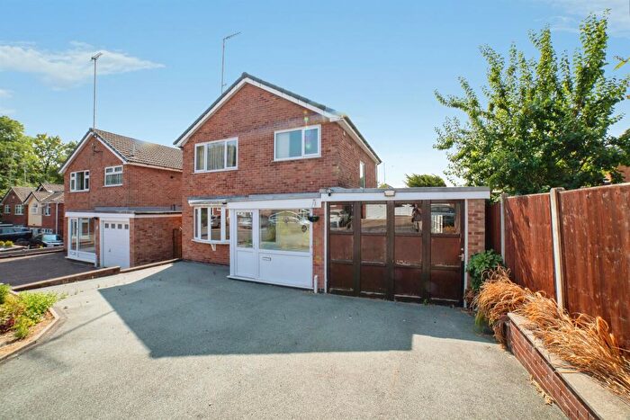 3 Bedroom Detached House For Sale In Amber Grove, Alfreton, DE55