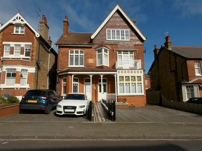 1 Bedroom Flat To Rent In Granville Road, Alyson Lodge, CT10