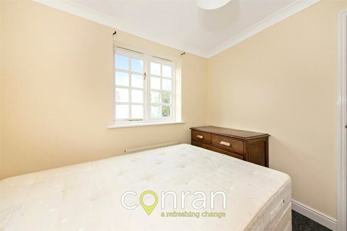 2 Bedroom Apartment To Rent In Gilbert Close, Woolwich, SE18