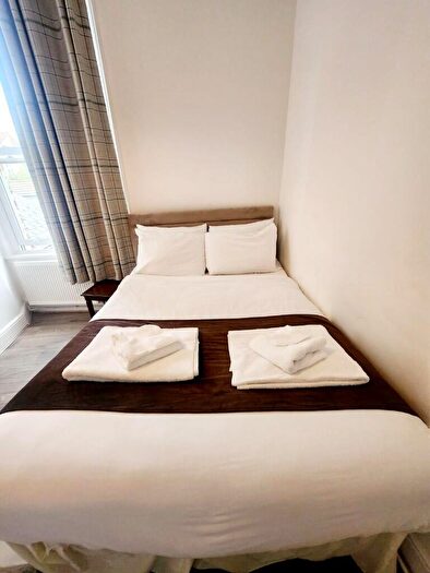 1 Bedroom Hotel Room To Rent In Ordnance Row, Portsmouth, Hampshire, PO1