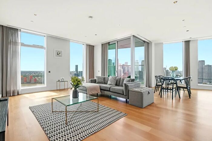 2 Bedroom Flat To Rent In Waterview Drive, Arora Tower, Greenwich, SE10