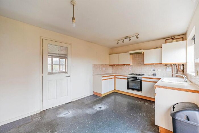 3 Bedroom End Of Terrace House For Sale In Maytree Close, Oakwood, Derby, DE21