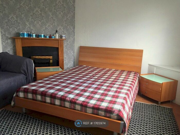 1 Bedroom Flat To Rent In Tansley Hill Avenue, Dudley, DY2