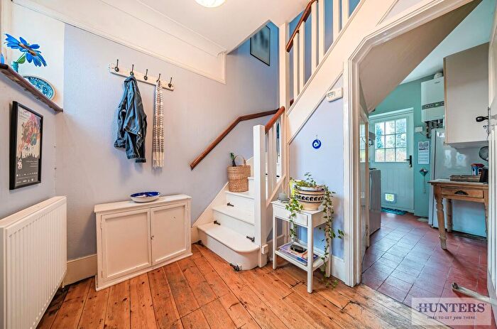 3 Bedroom End Of Terrace House For Sale In Bostall Lane, London, SE2