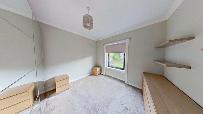 3 Bedroom Flat To Rent In Penrith Drive, Glasgow, G12