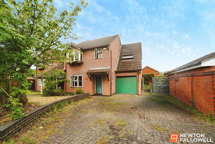 4 Bedroom Semi Detached House For Sale In Abberton Way, ., Loughborough, ., LE11
