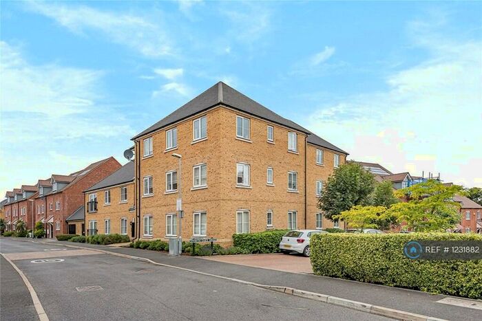 2 Bedroom Flat To Rent In Edlingham House, Chislehurst, BR7