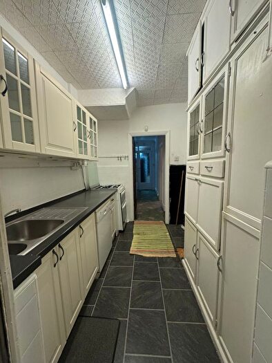 4 Bedroom Terraced House To Rent In Havering Gardens, Romford, RM6