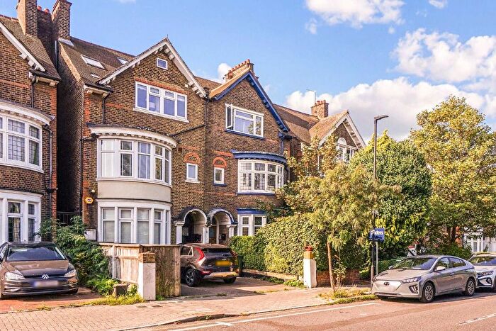 2 Bedroom Flat To Rent In Drewstead Road, Streatham, SW16