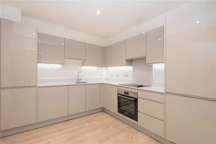 2 Bedroom Flat To Rent In Heartwell Avenue, London, E16