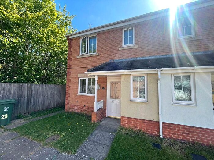 3 Bedroom Semi Detached House To Rent In Normanton Drive, Loughborough, Leicestershire, LE11