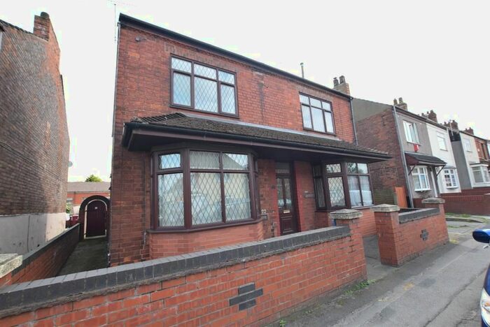 3 Bedroom Semi-Detached House To Rent In Ashby High Street, Scunthorpe DN16
