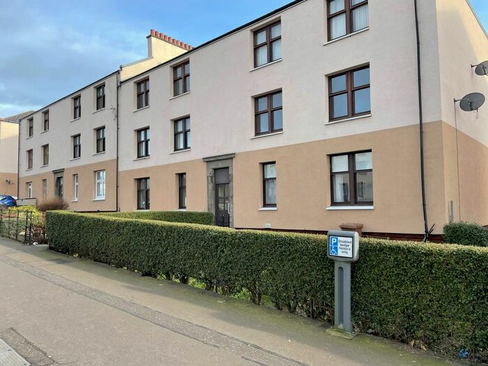2 Bedroom Flat To Rent In Caird Avenue, Dundee, DD3