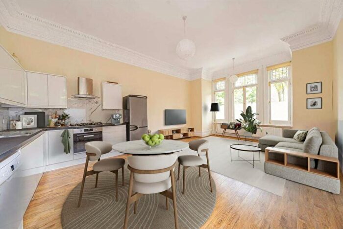 1 Bedroom Flat To Rent In Lyndhurst Gardens, Belsize Park, London, NW3